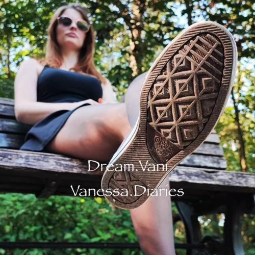 @dream.vani – footmodels.top